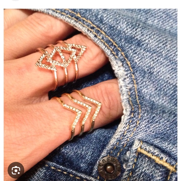 Pave Chevron Ring M/L - Picture 2 of 3